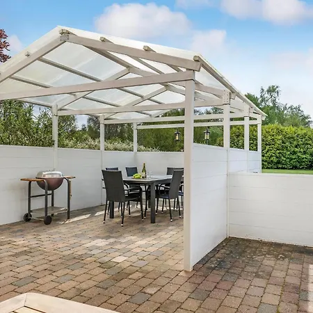 別荘 In With Kitchen